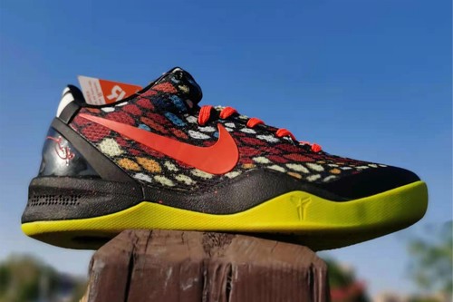 Zoom Kobe 8 Christmas